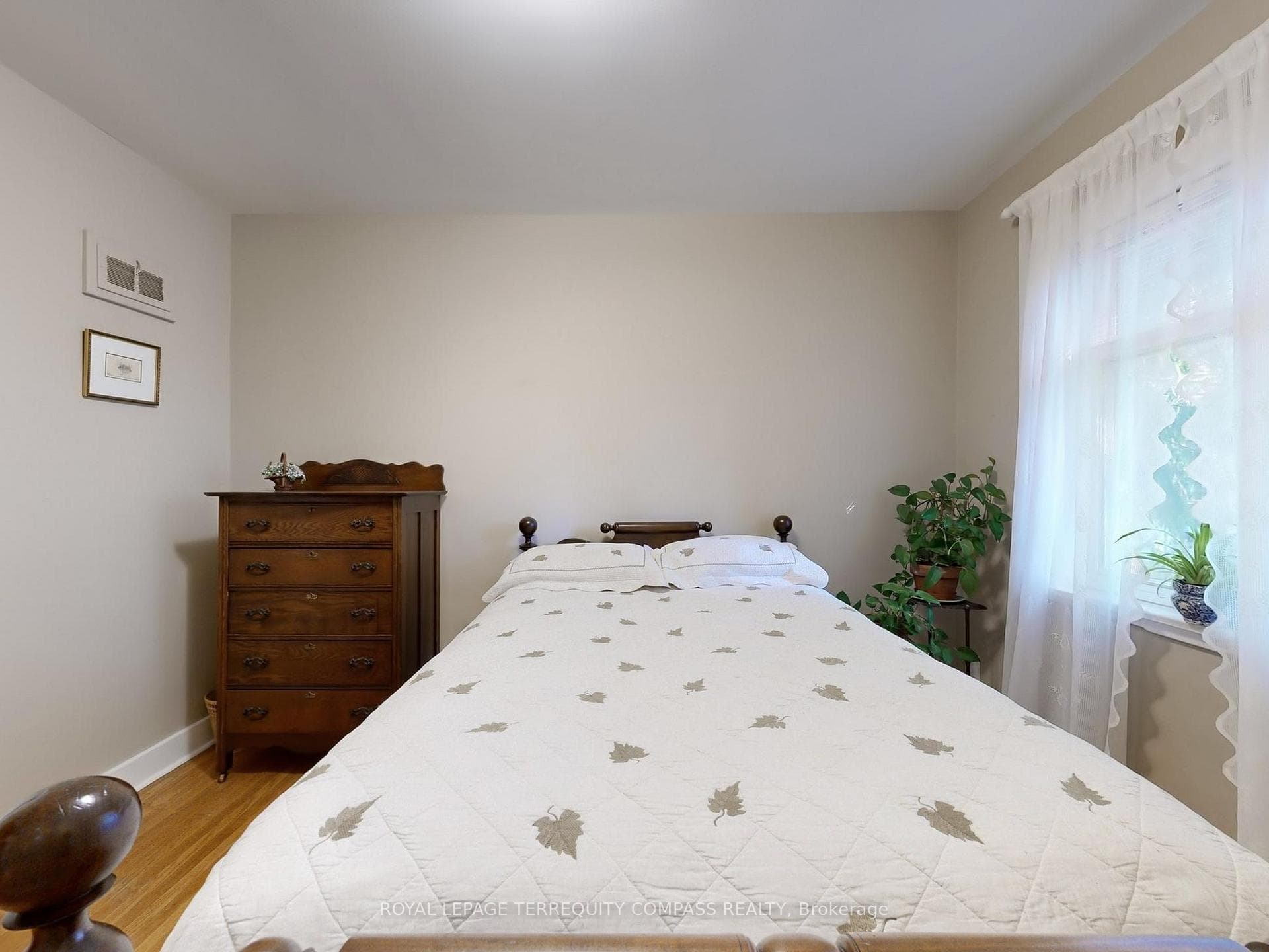 219 King Street photo 26