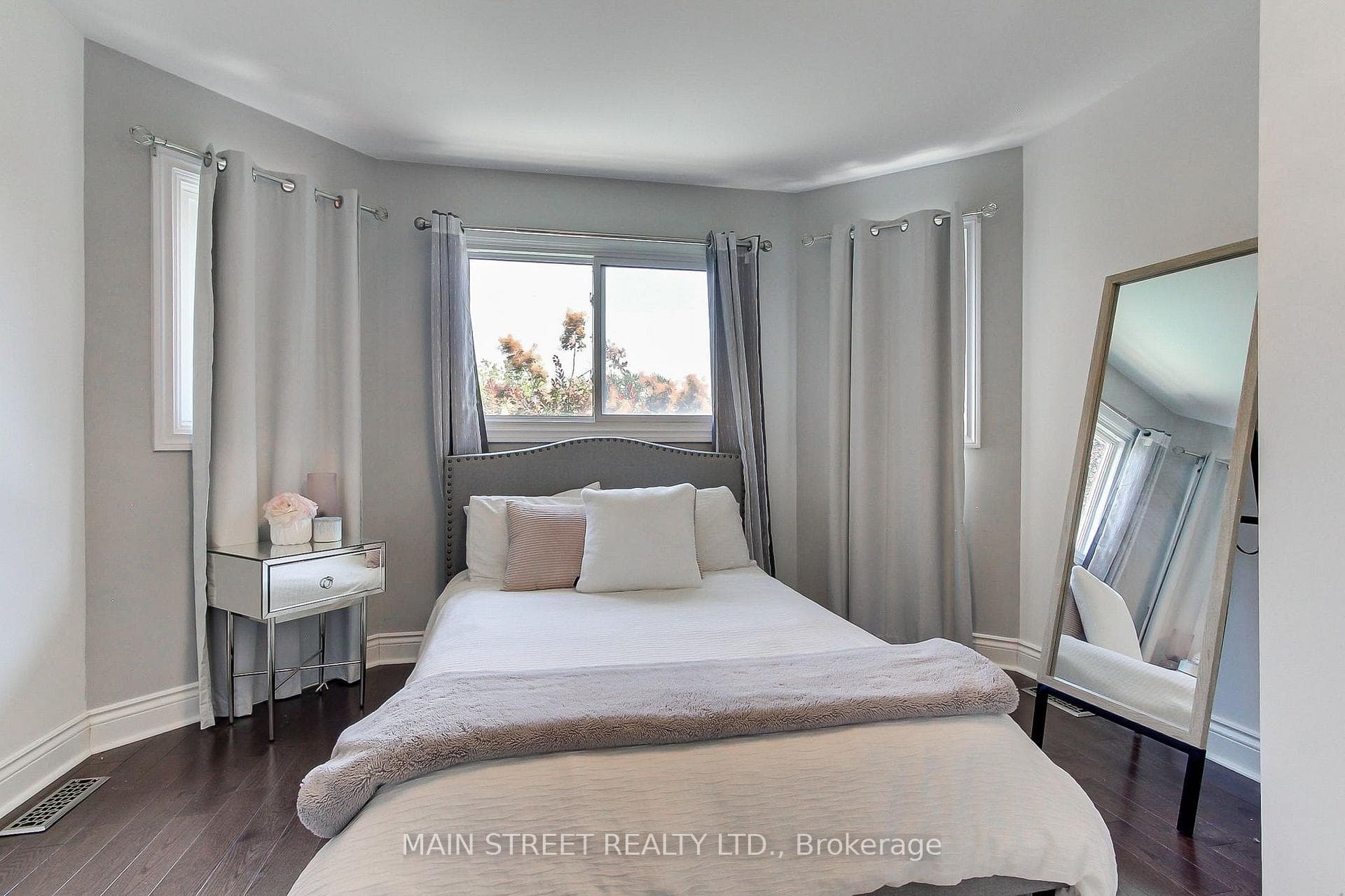 14 Mcgee Crescent photo 27