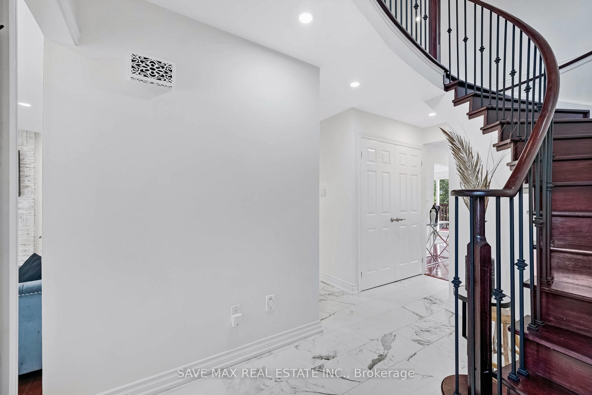 145 East Avenue photo 4