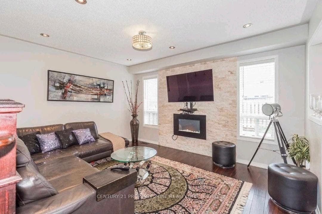 24 Fordwich Boulevard photo 3