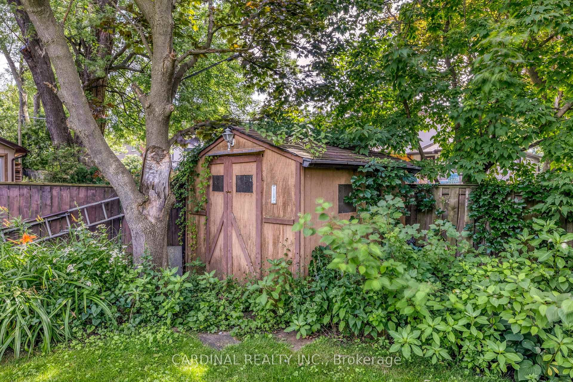 830 Douglas Avenue photo 29