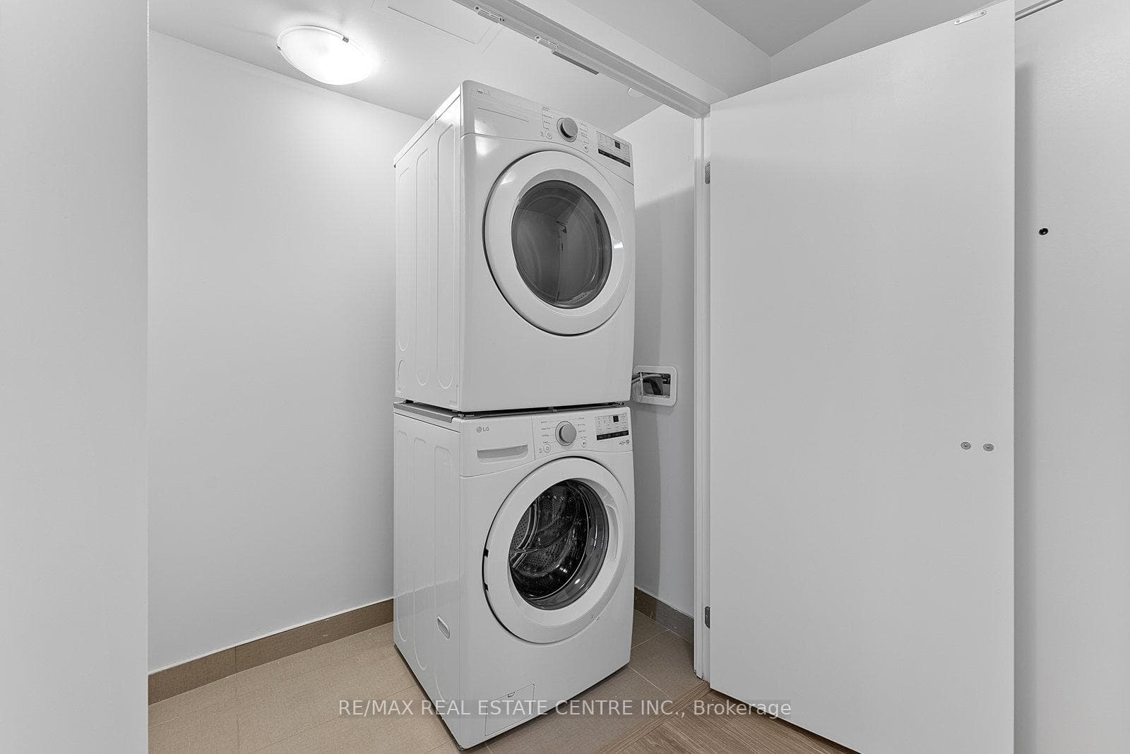 430 Square One Drive Unit 2706 photo 24