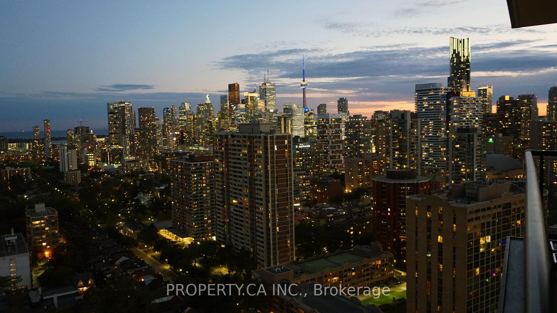 159 Wellesley Street Unit 2705 photo 10
