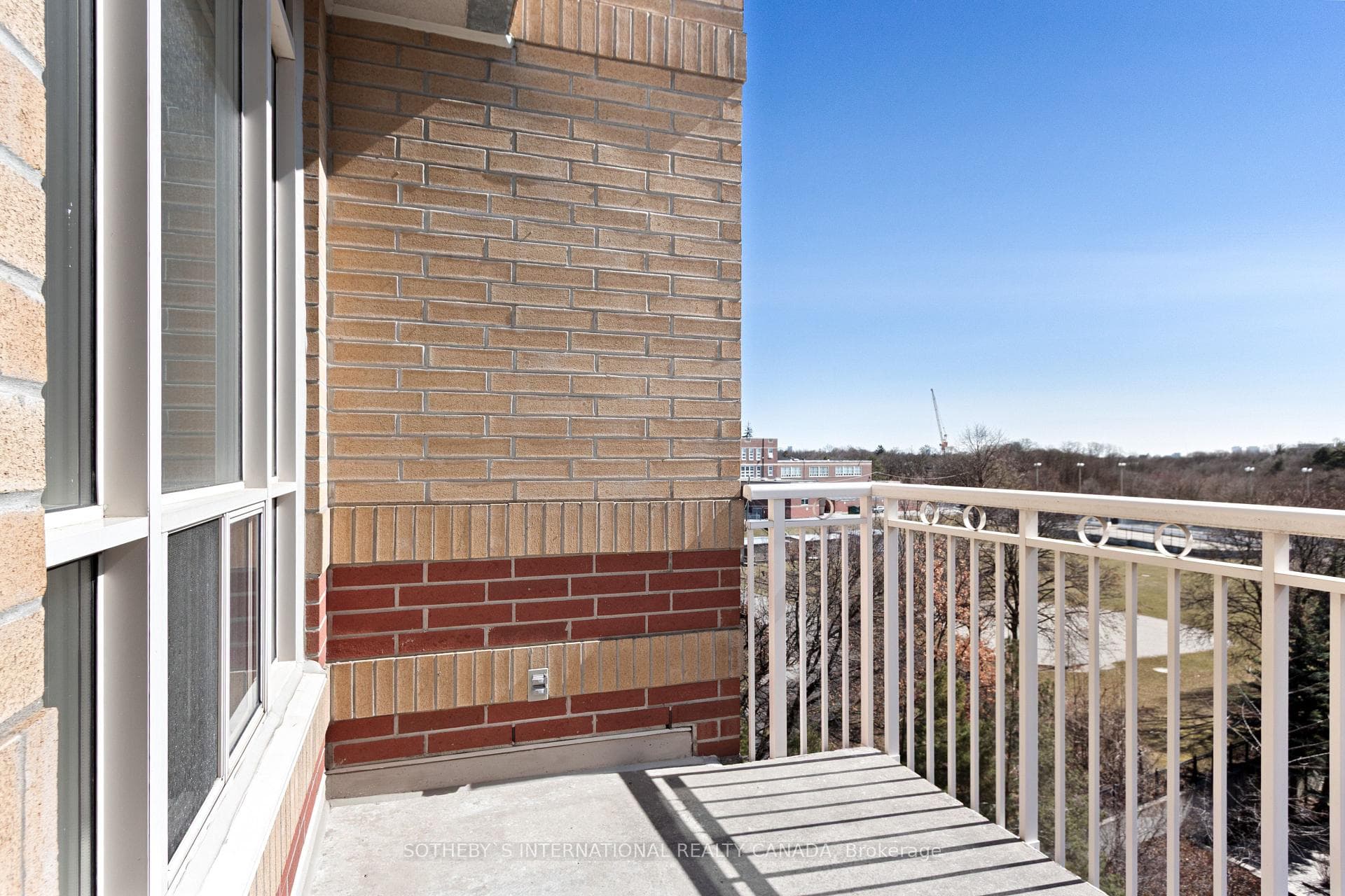 481 Rosewell Avenue Unit 504 photo 15