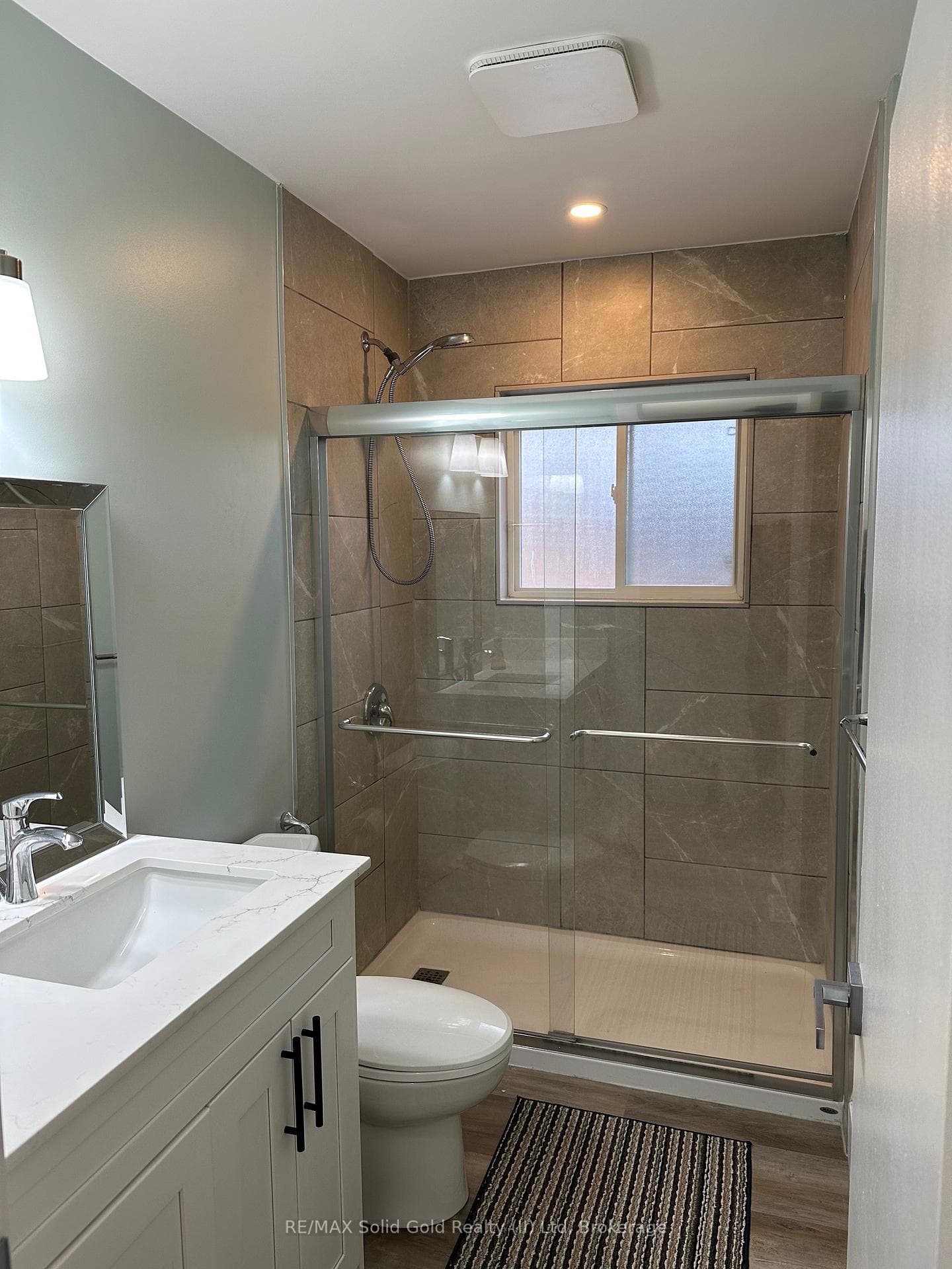 27 Winslow Drive photo 3