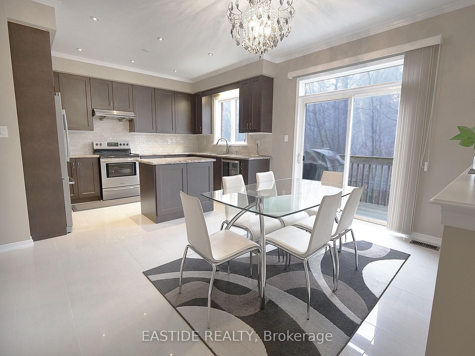 190 Delbert Circle photo 8