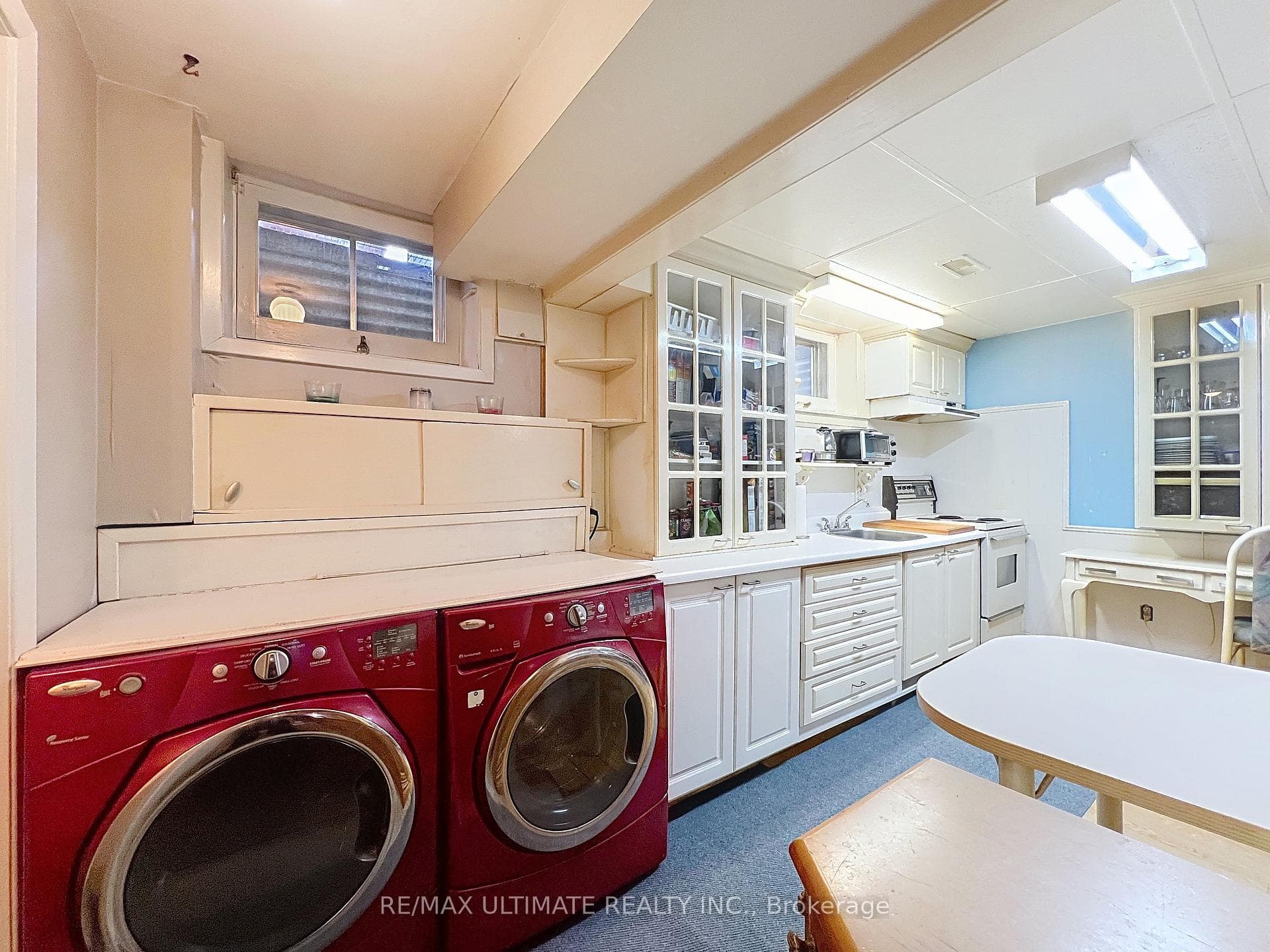 kitchen/laundry