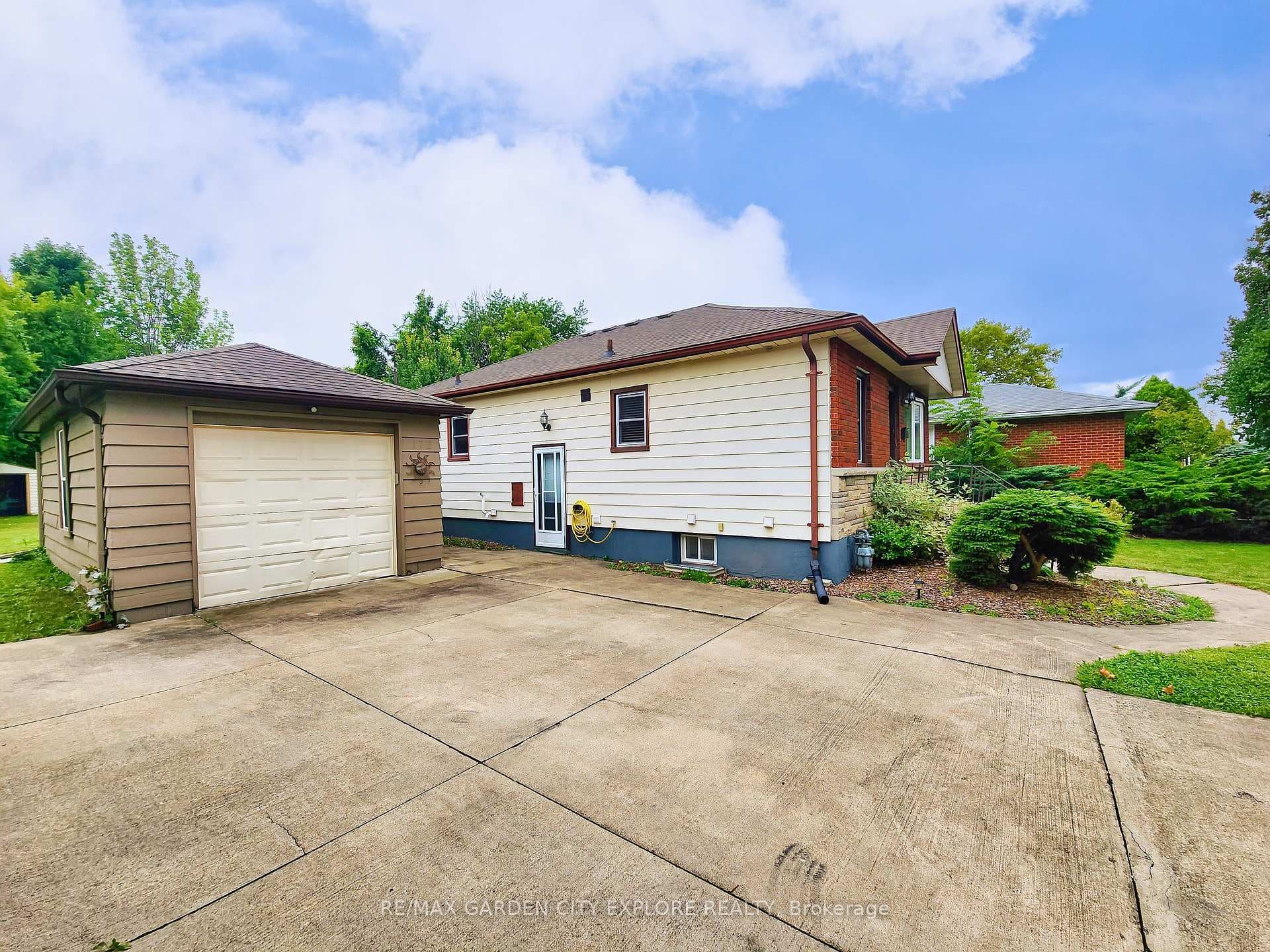 172 Glendale Avenue photo 4