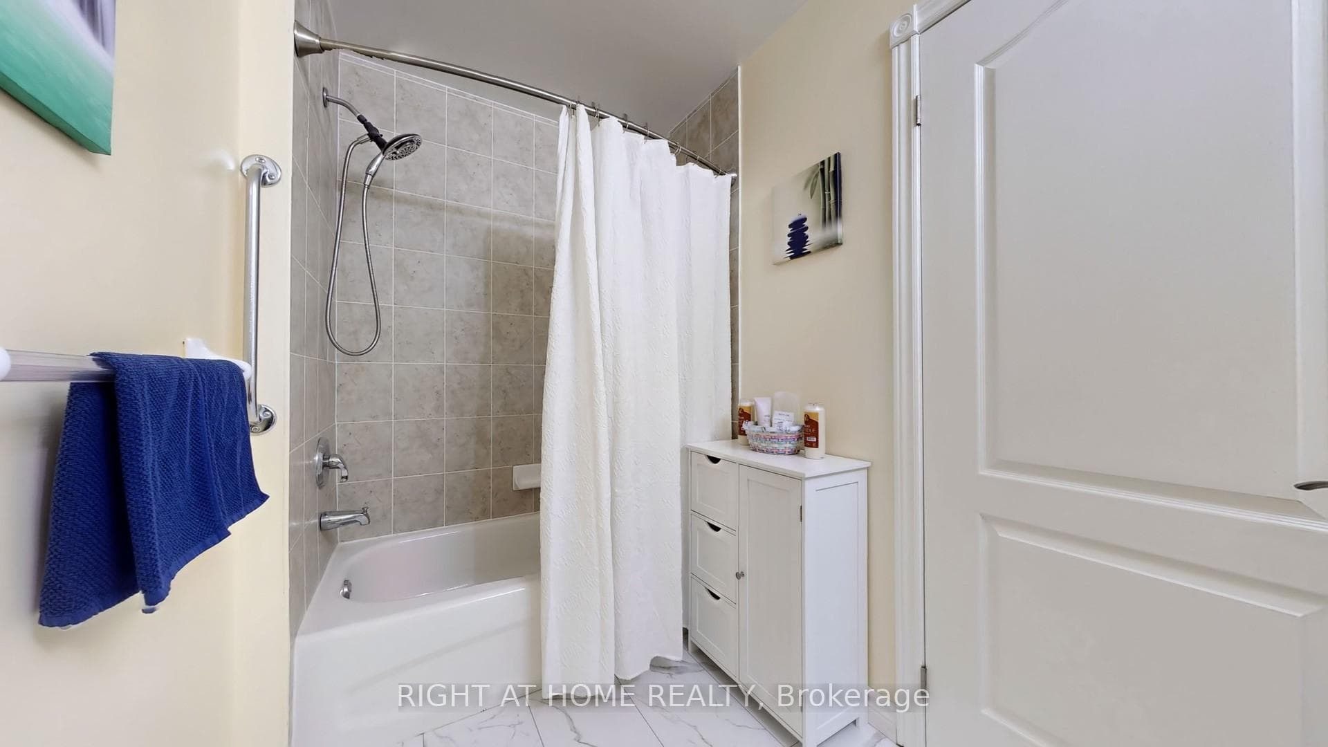 61 Adams Street photo 19