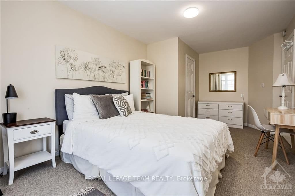 925 MALEY Street photo 14