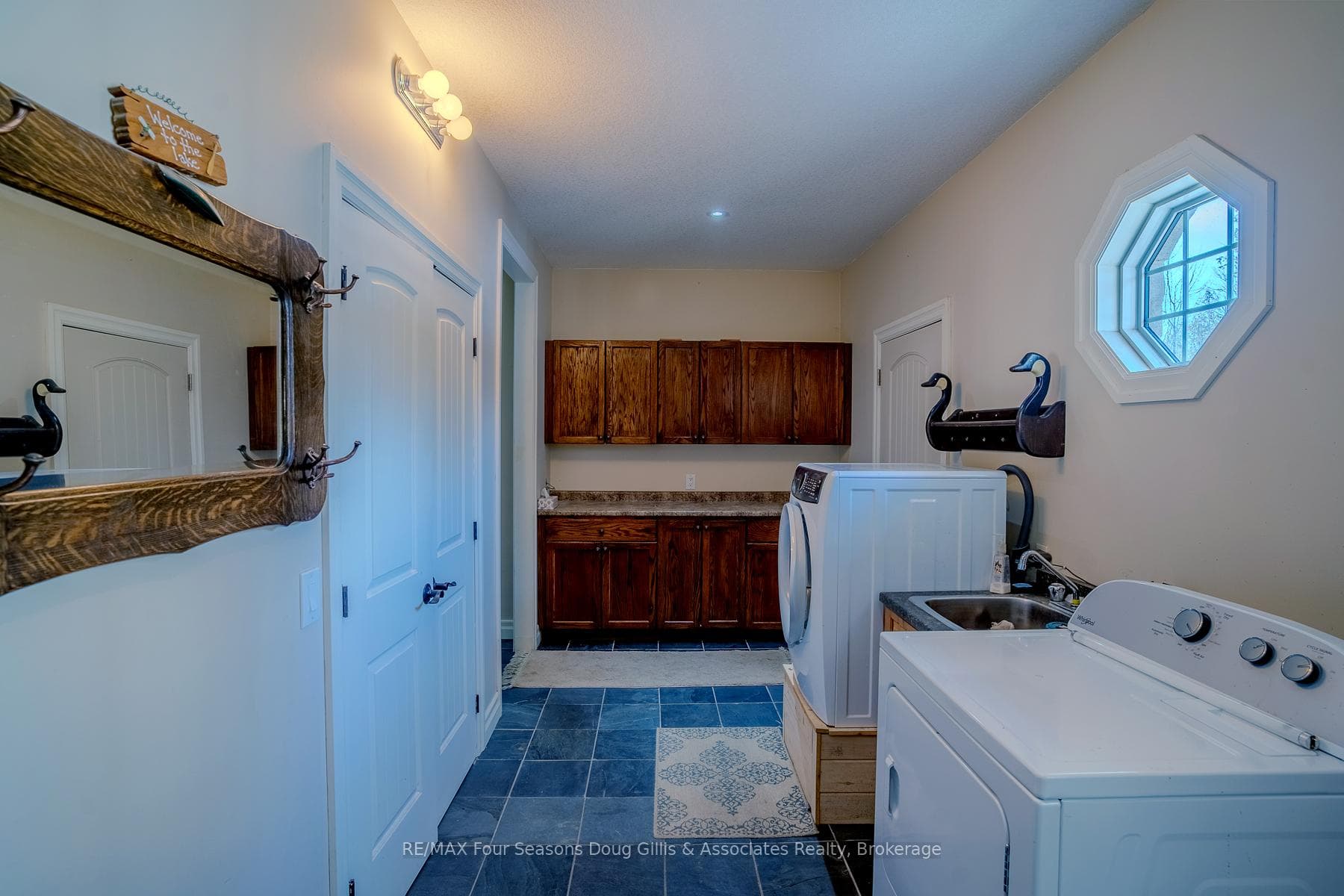 135 Algonquin Drive photo 23