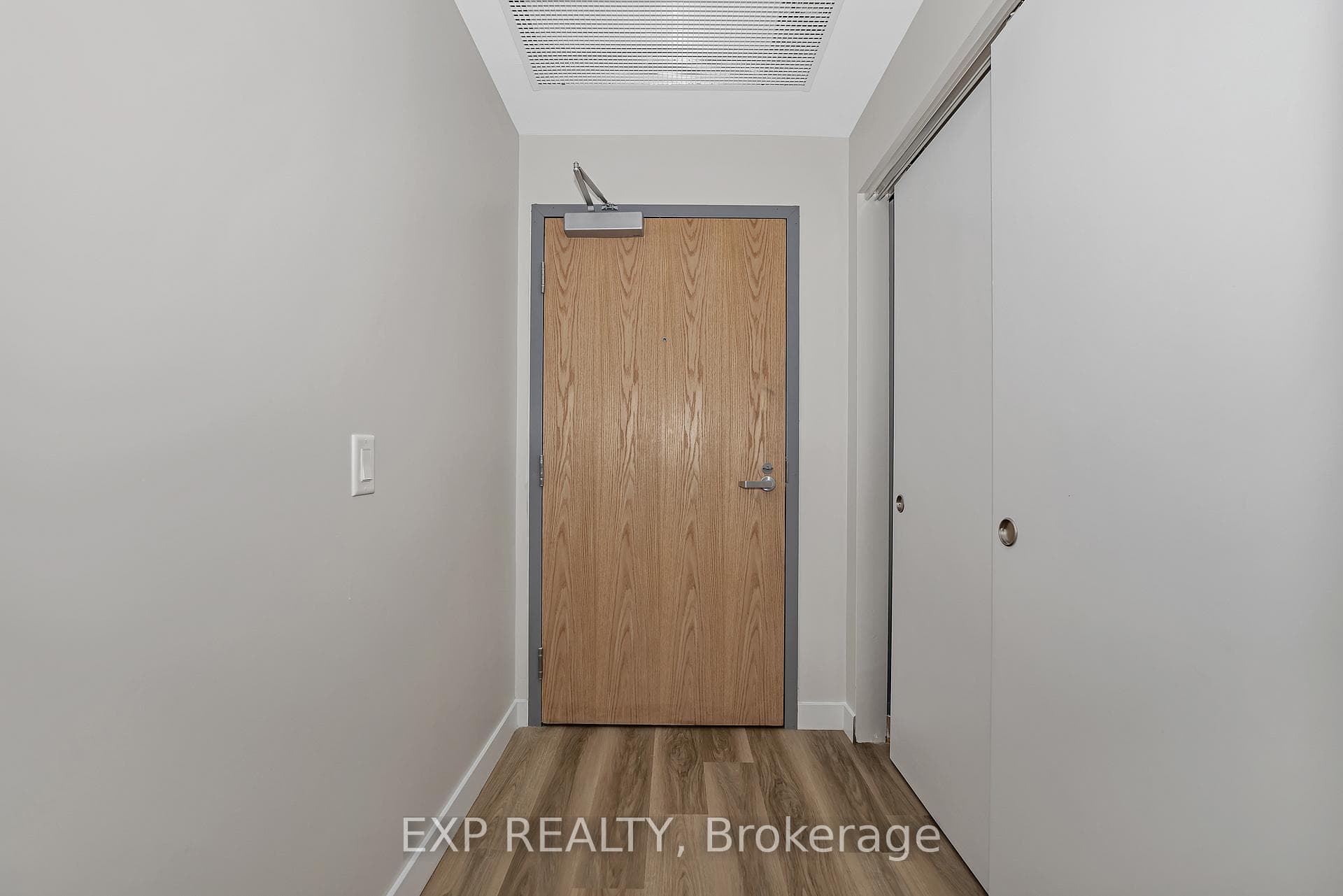 211 Armstrong Street Unit 102 photo 4