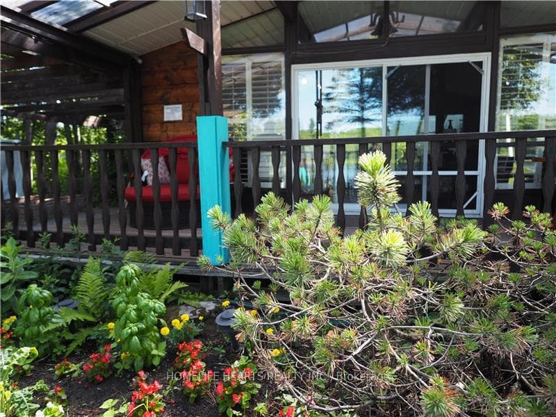 293 Roma Lane photo 4