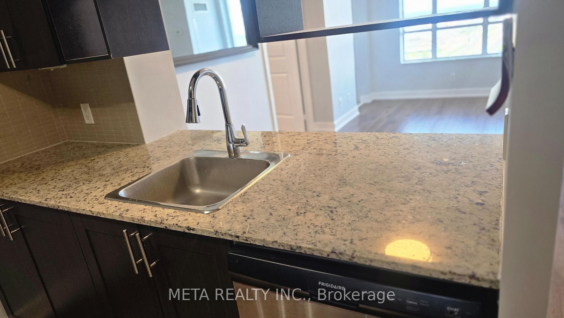2 Eva Road Unit 2527 photo 9