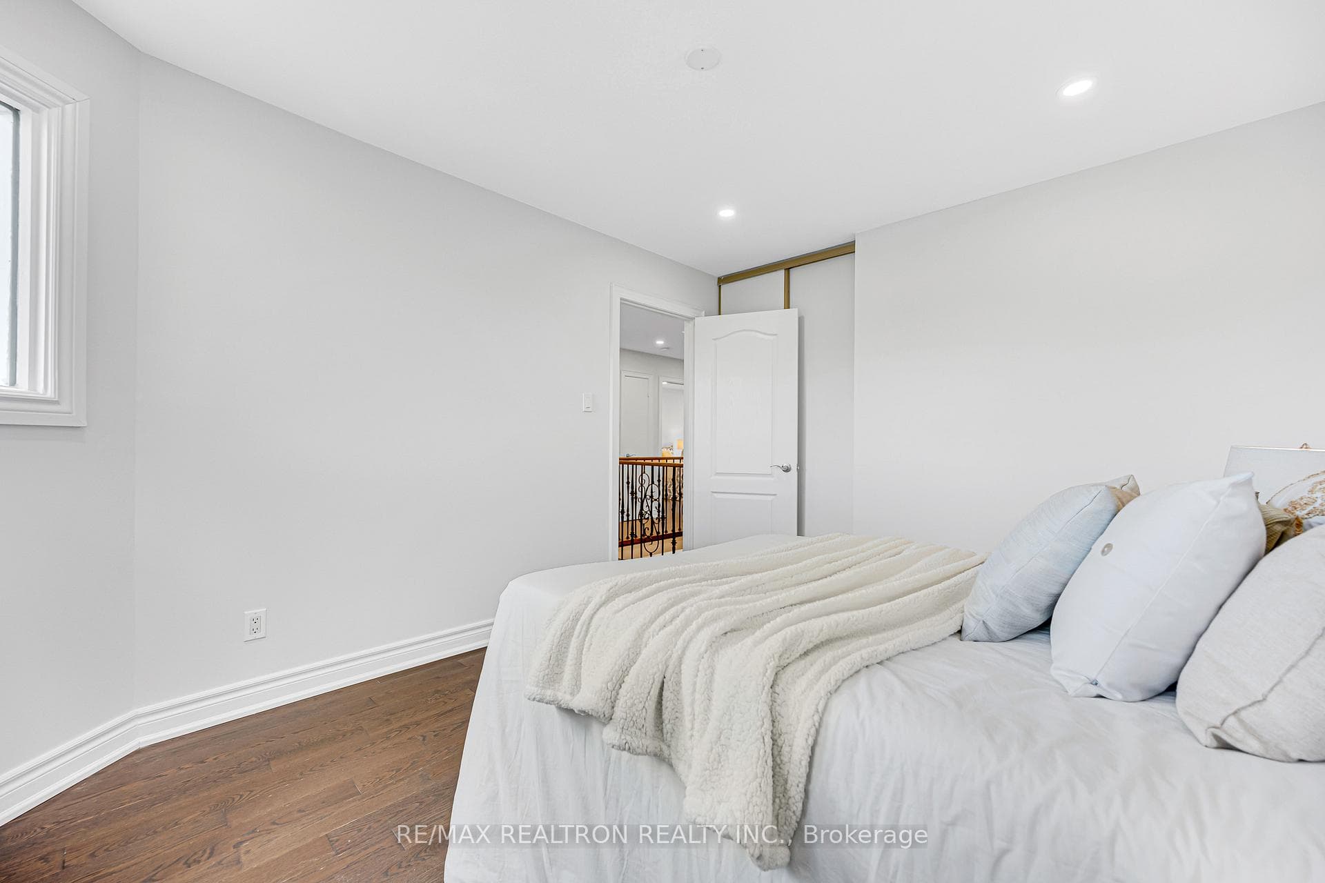 278 Bernard Avenue photo 24