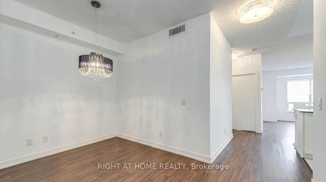 840 Queens Plate Drive Unit 704 photo 2