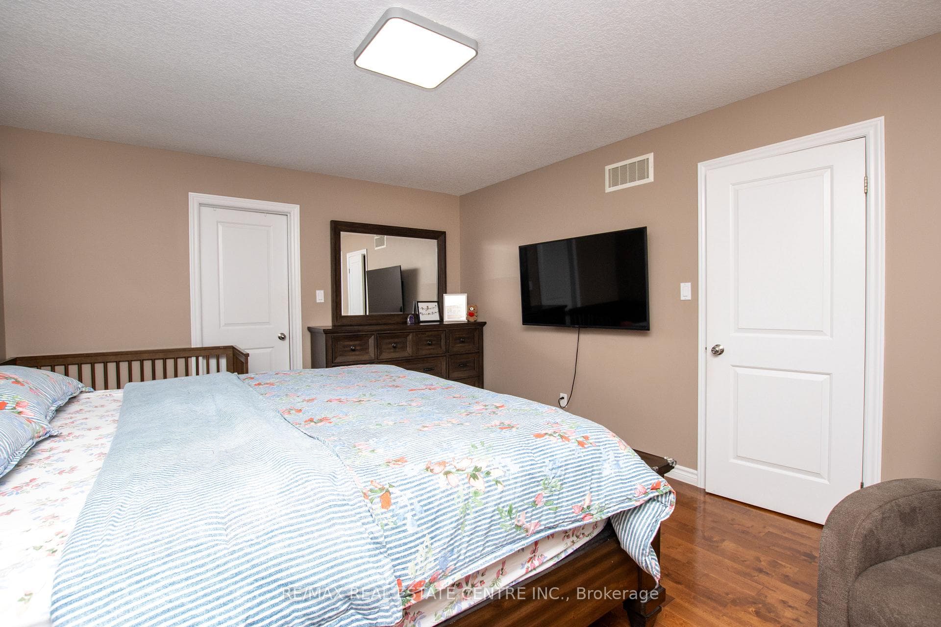 2878 Devon Road photo 17