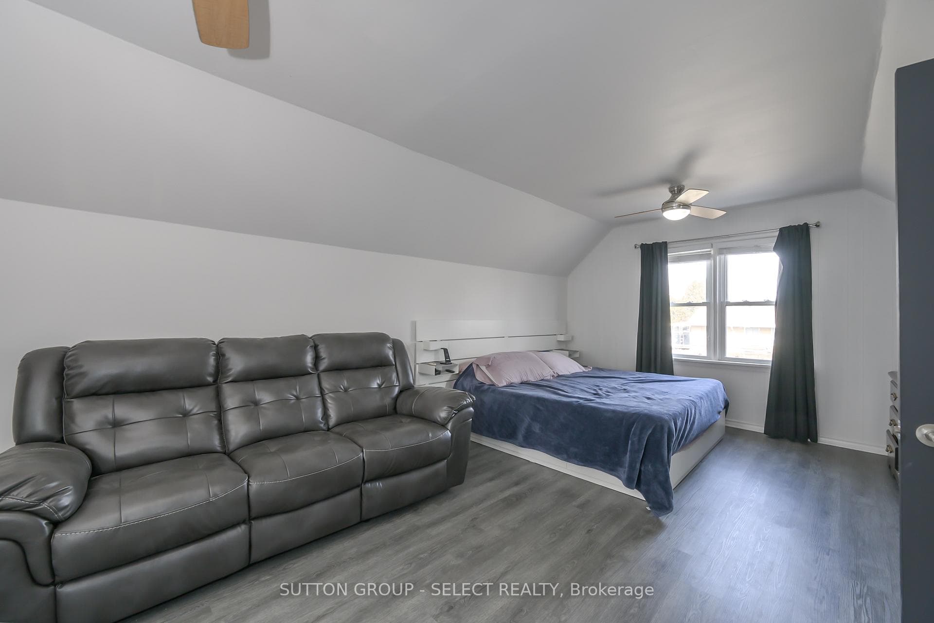 1045 Willow Drive photo 14