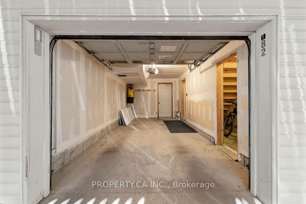 182 McCaul Street photo 39