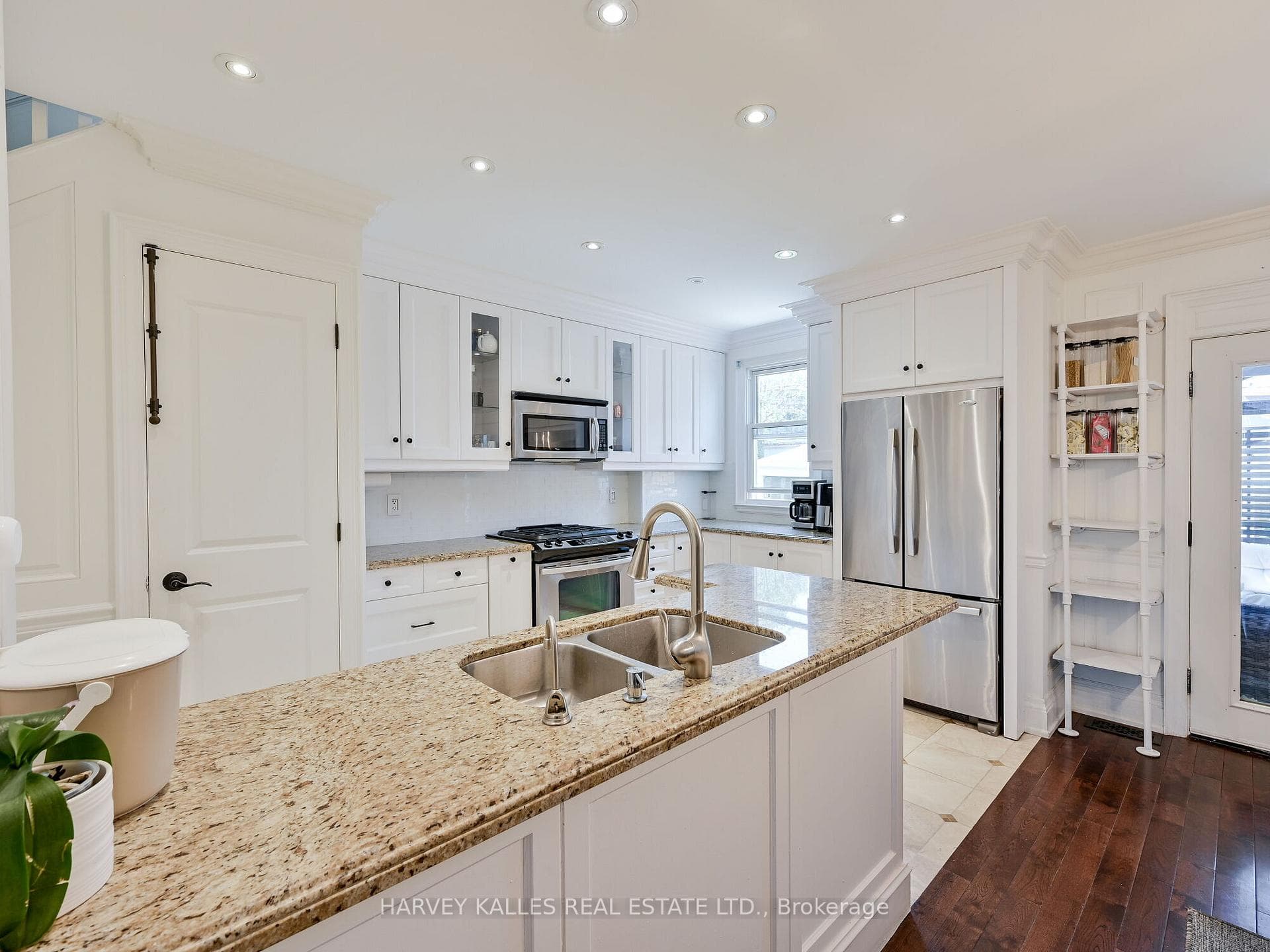 12 Alameda Avenue photo 12