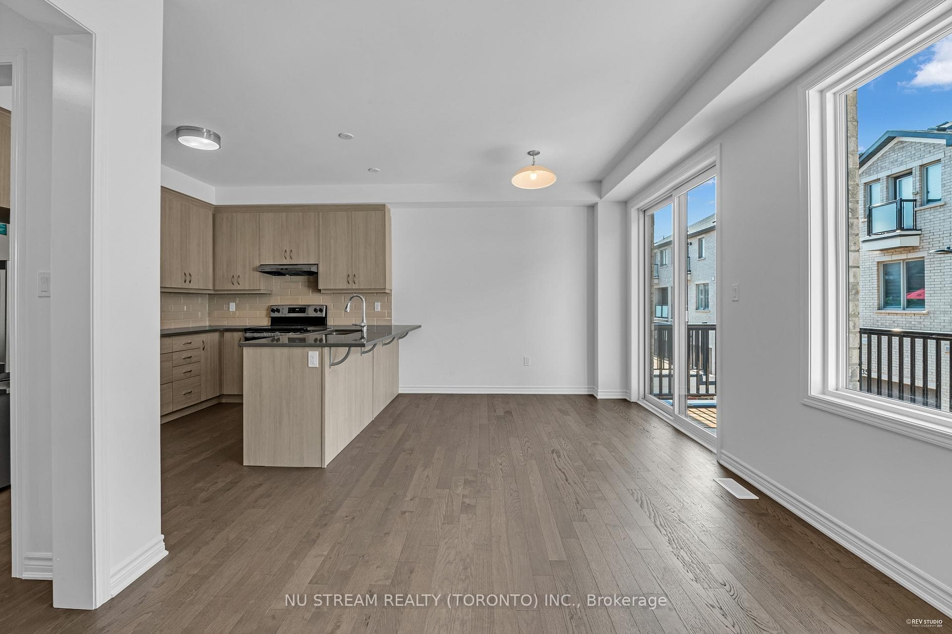 3034 Merrick Road photo 20