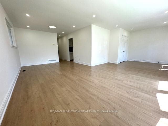 8 Devins Drive photo 9