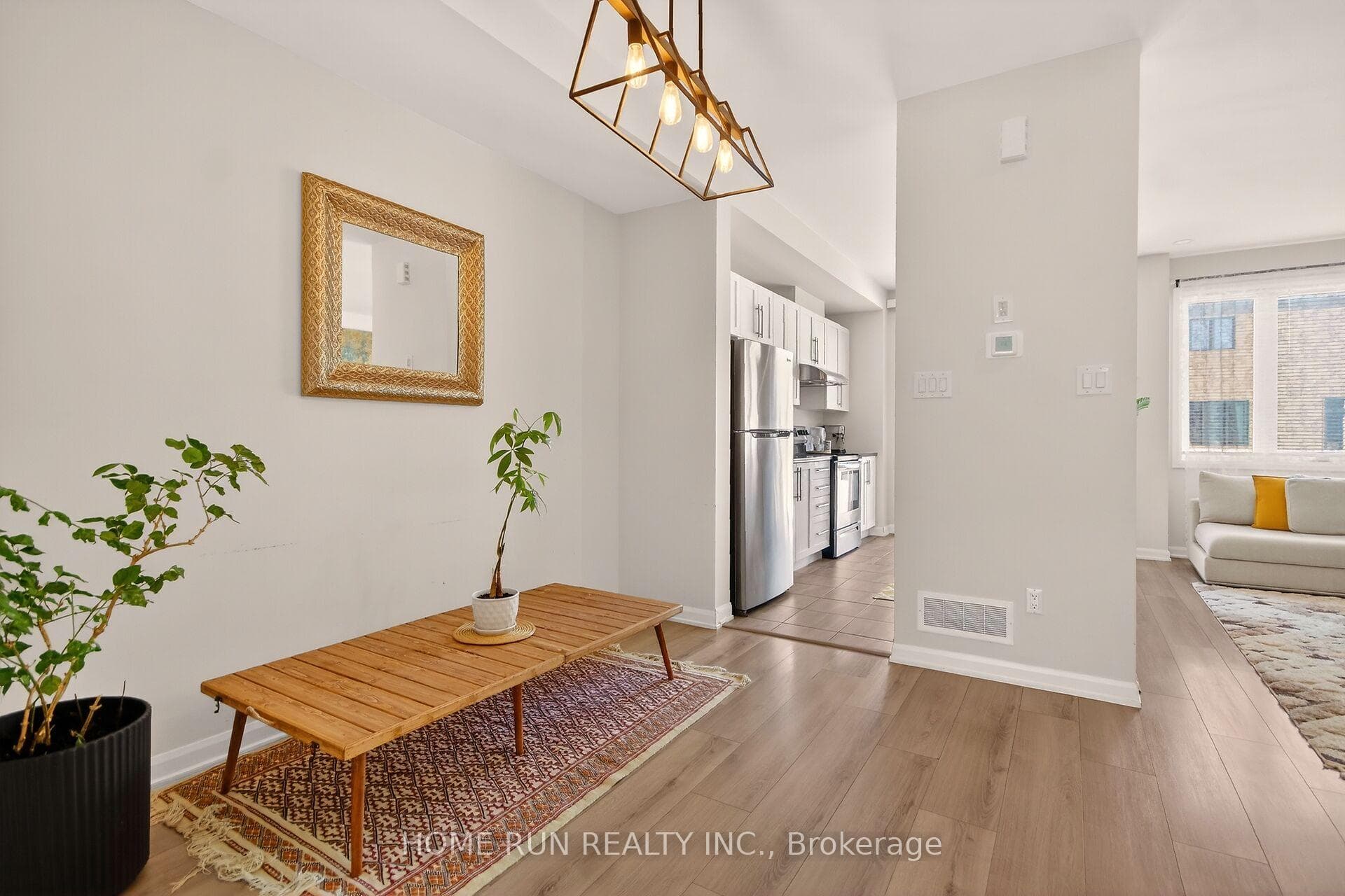 733 Cashmere Terrace photo 4