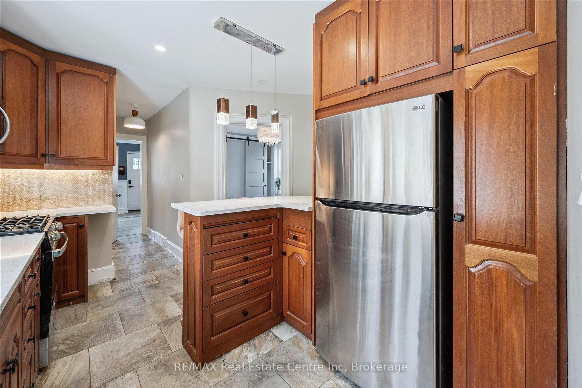 314 PAISLEY Road photo 6