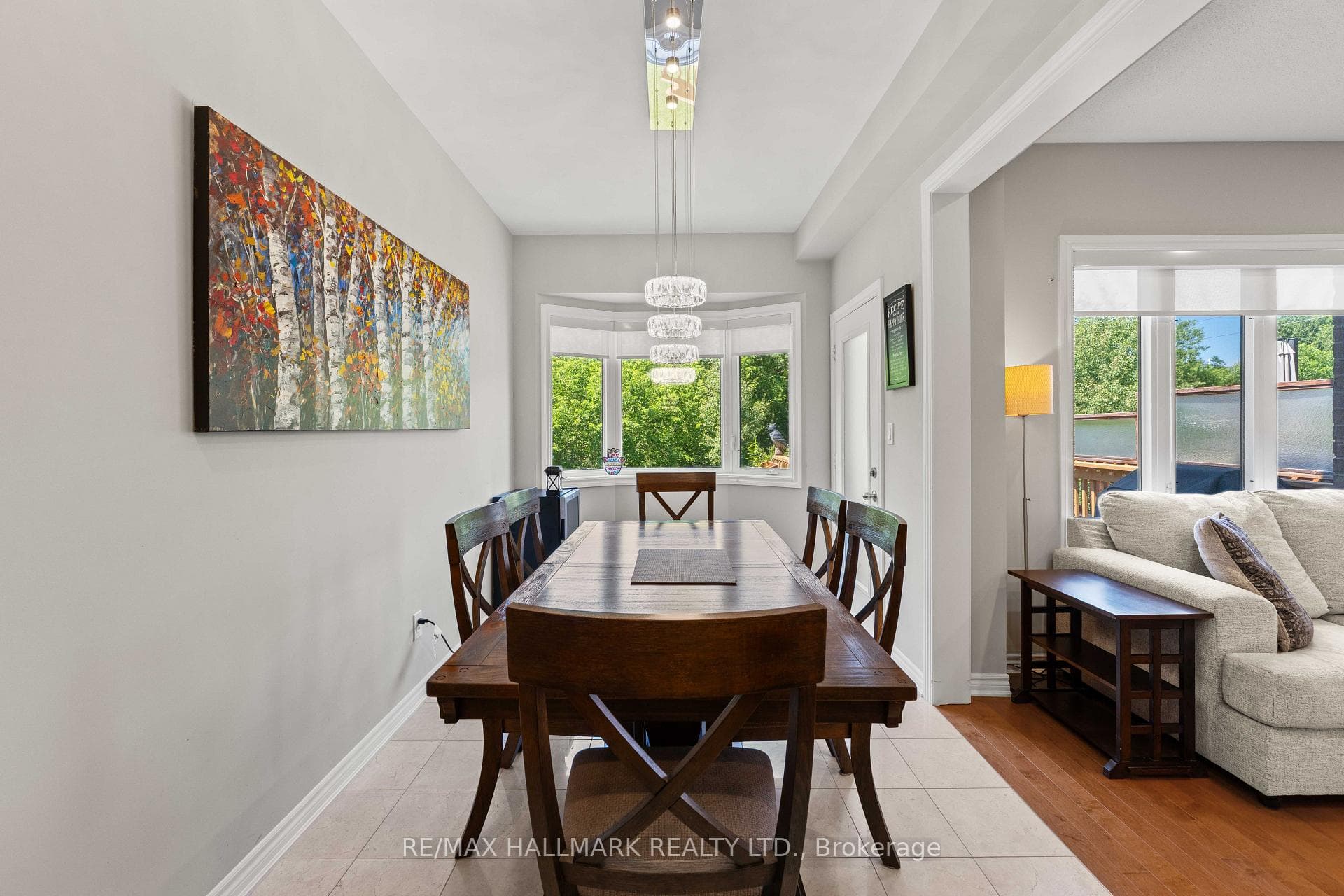 Modern Eat-In Kitchen W W/I Pantry & W/O To Deck