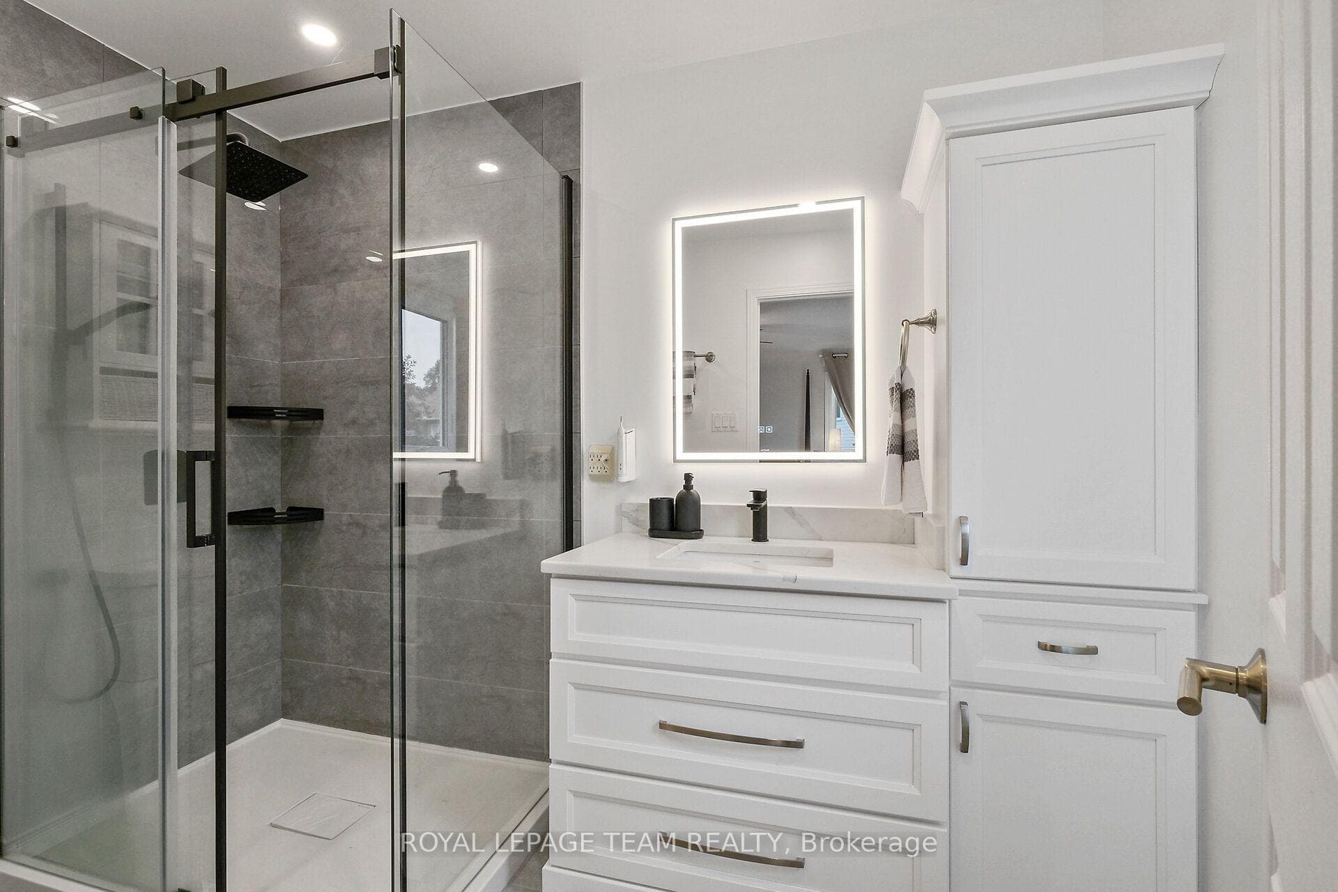 Updated 3pc Ensuite.