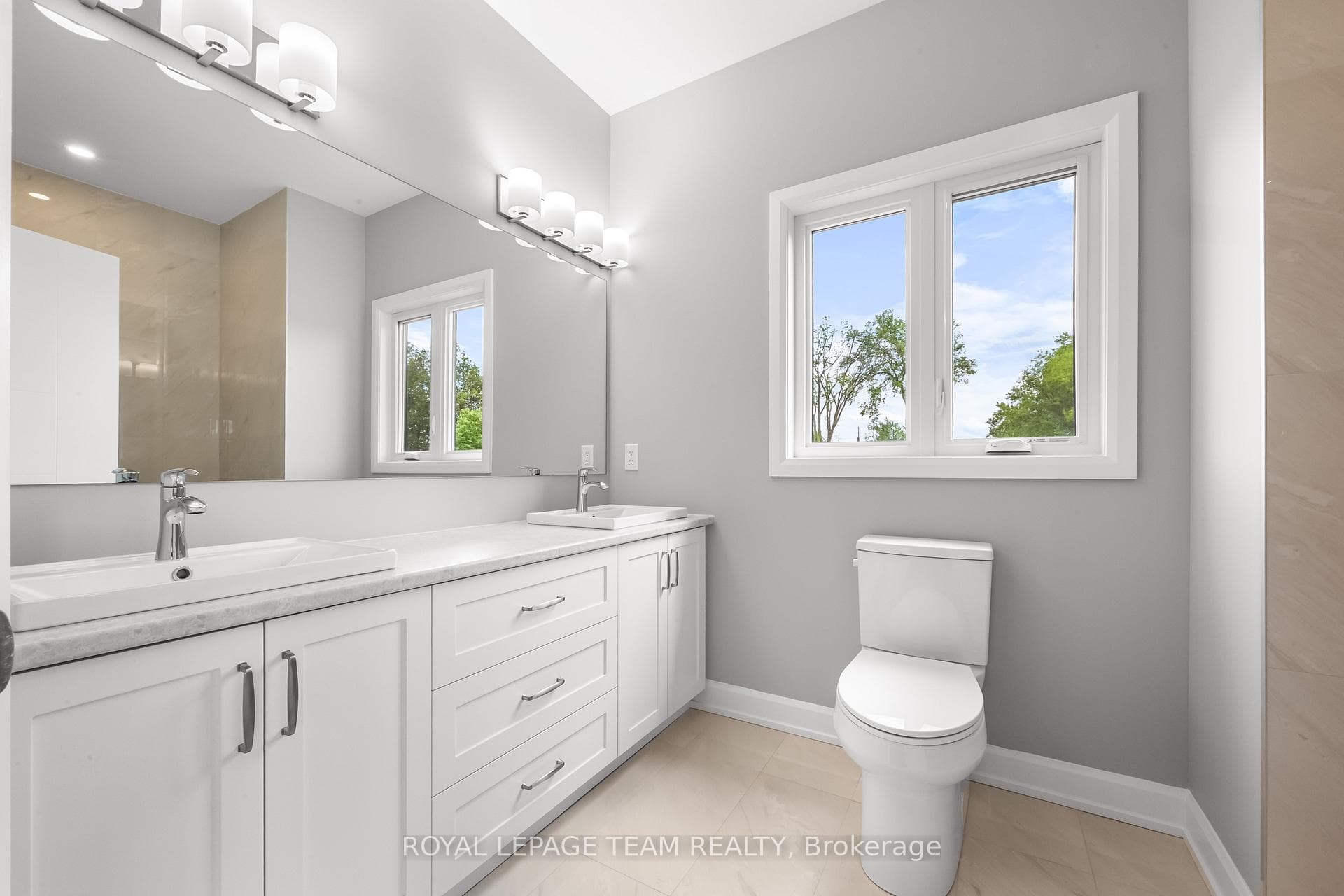 465 Pioneer Road photo 24