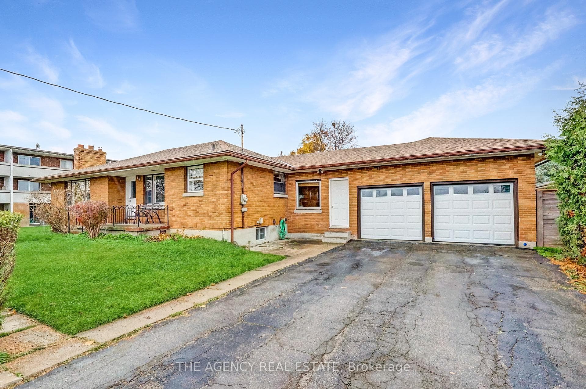 64 Sumner Place photo 4