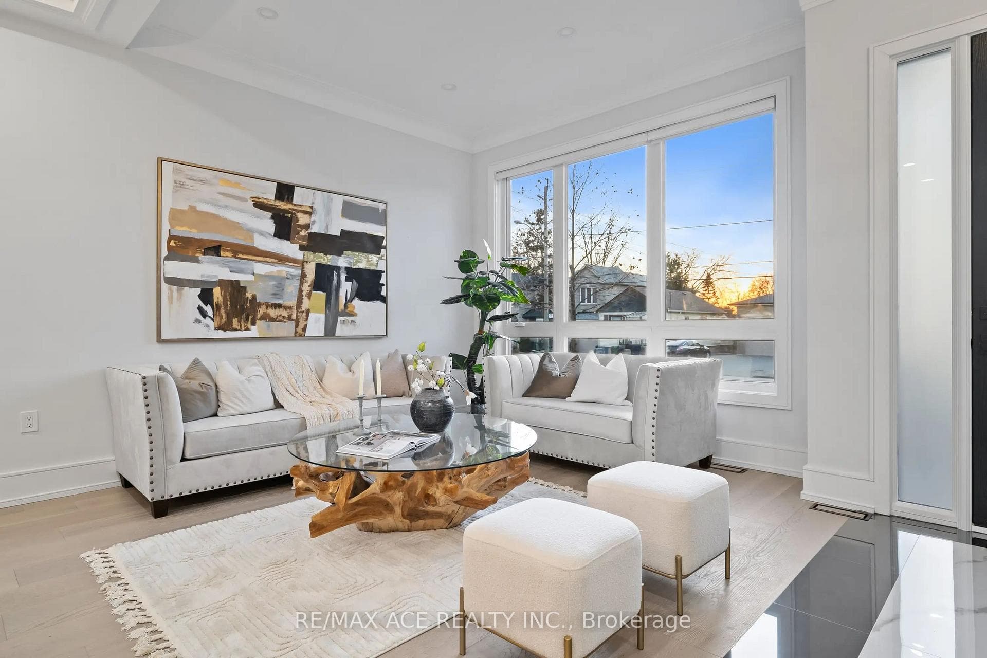 251 Kennedy Road photo 7