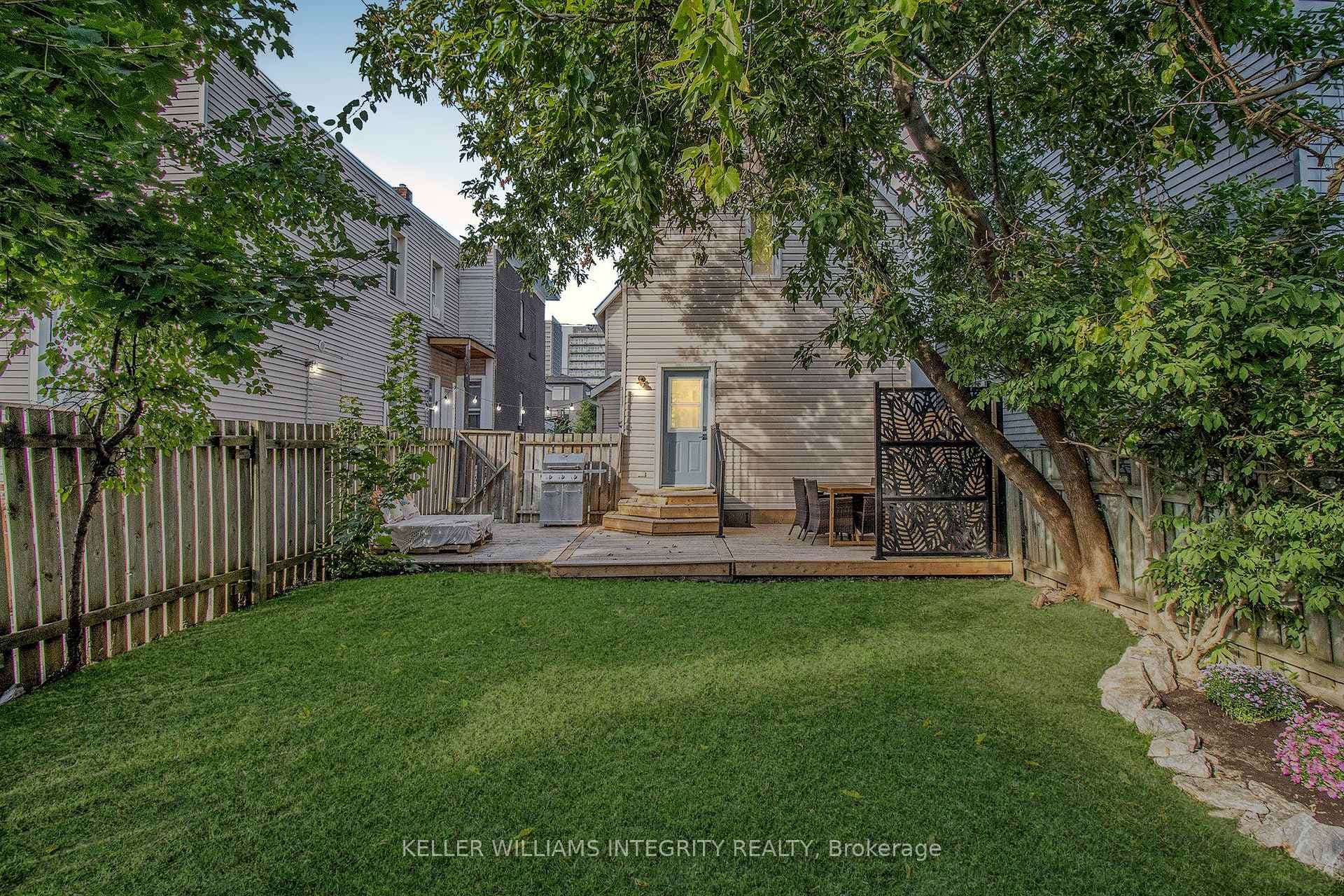 111 Carruthers Avenue photo 44