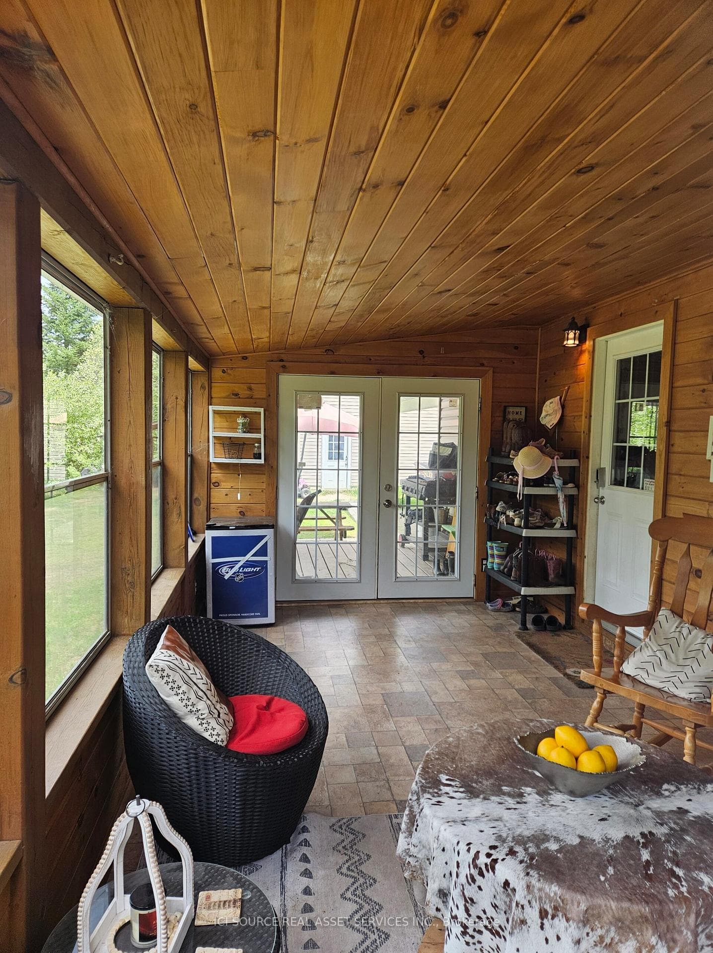 1232 Hart Road photo 4