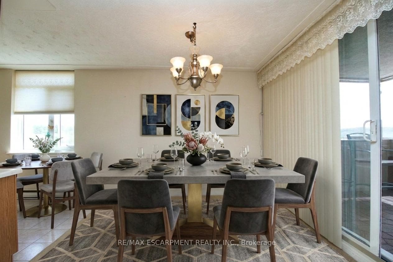 Dining area Virtually Staged