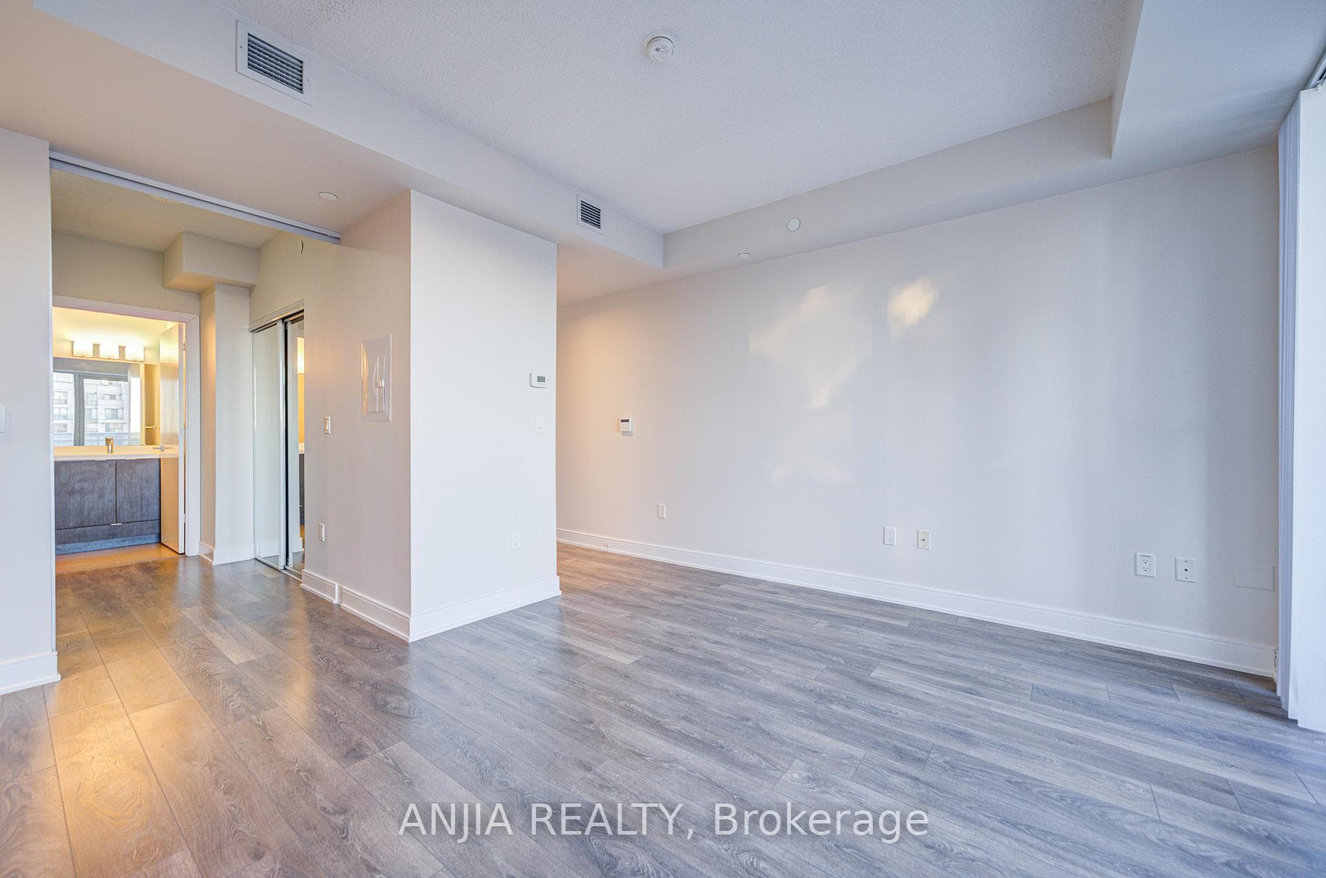 89 McGill Street Unit 1306 photo 15
