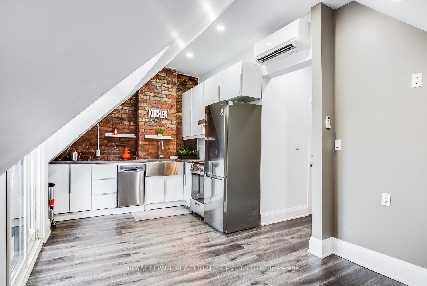 19 Springhurst Avenue Unit 3 photo 7
