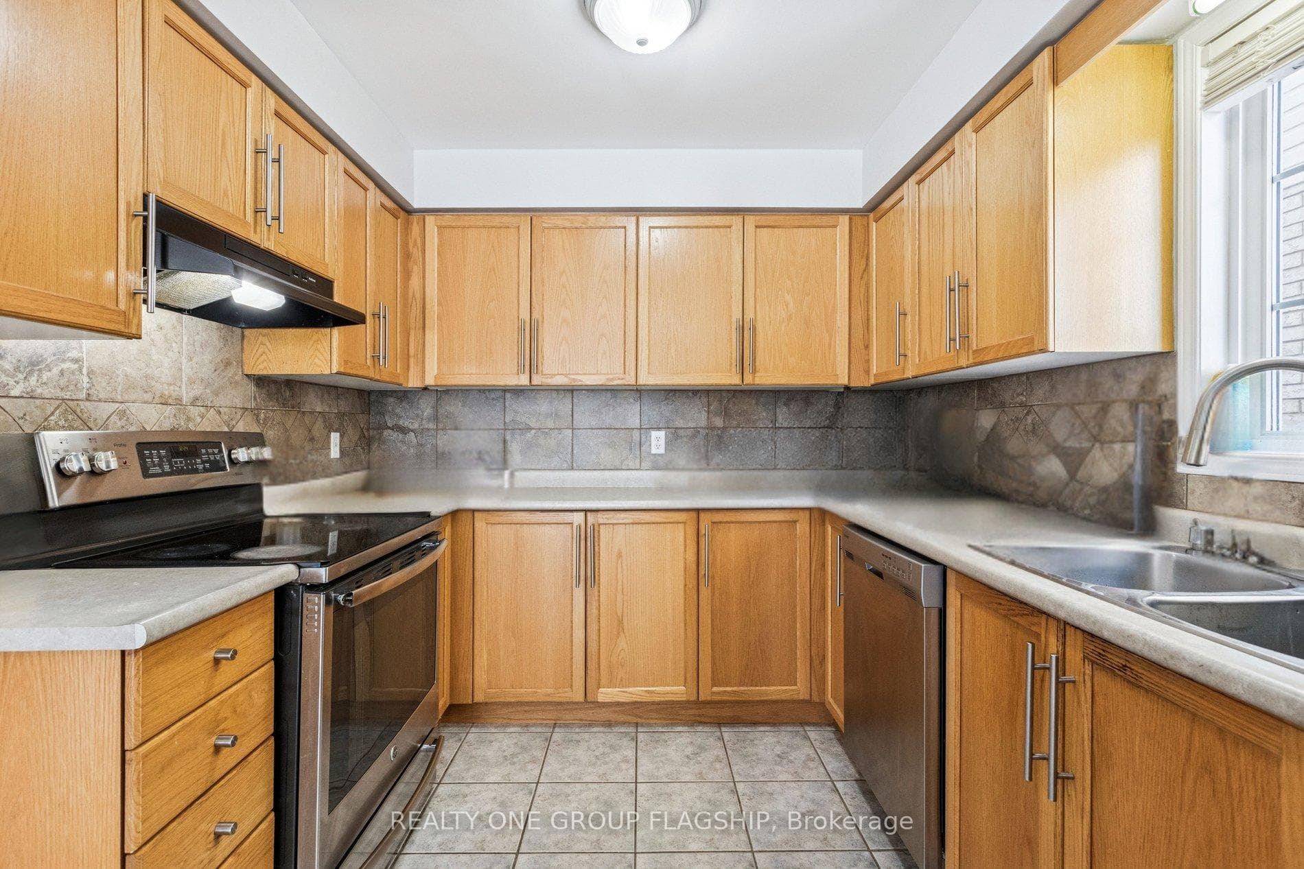431 Veronica Drive photo 6