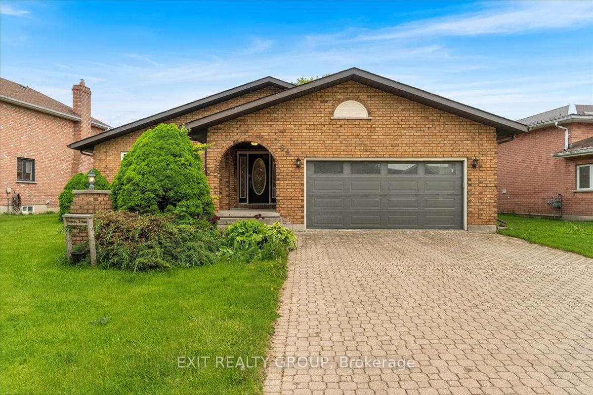 84 PARKVIEW Heights photo 1