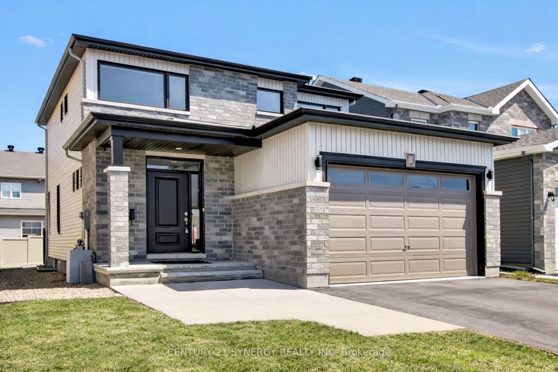 1107 Beckett Crescent photo 1
