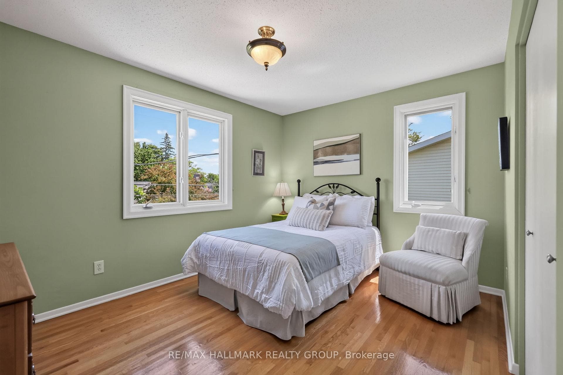 1680 Rhodes Court photo 27