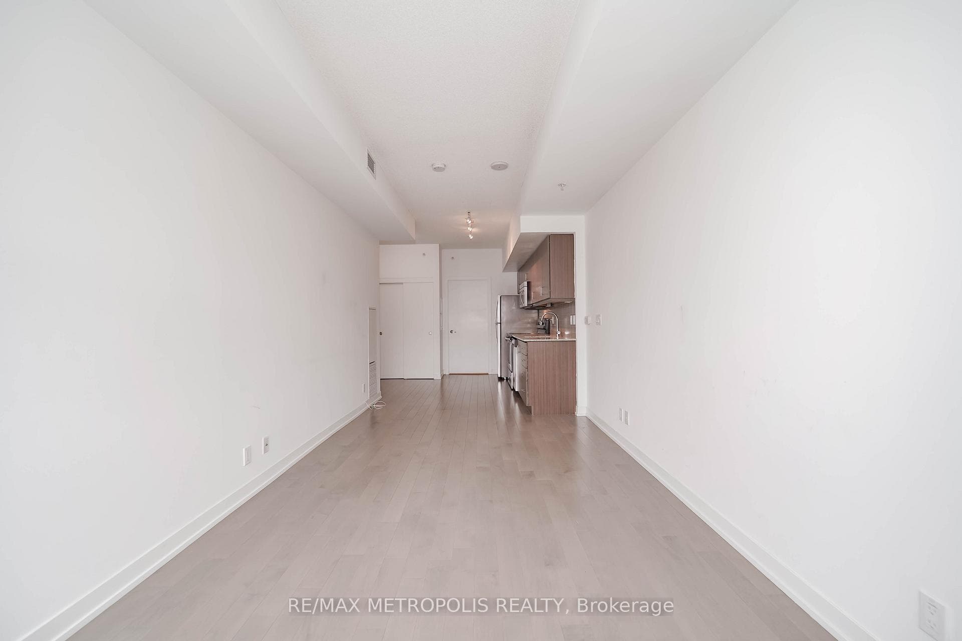 10 Willison Square Unit 602 photo 15