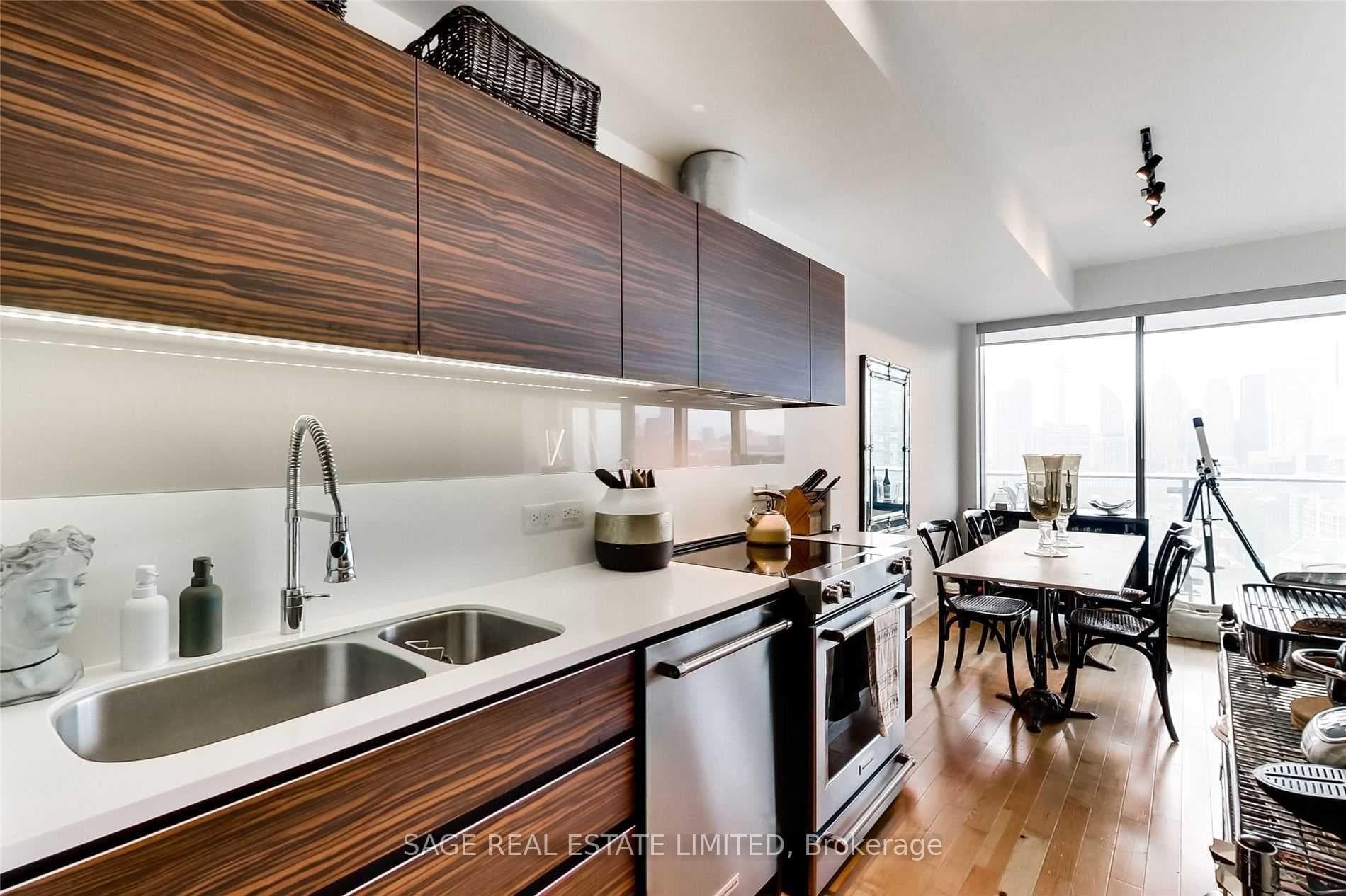 70 Distillery Lane Unit 2408 photo 8