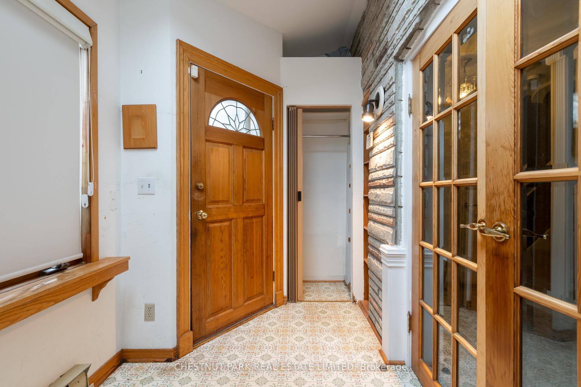 14 Lynn Road photo 4