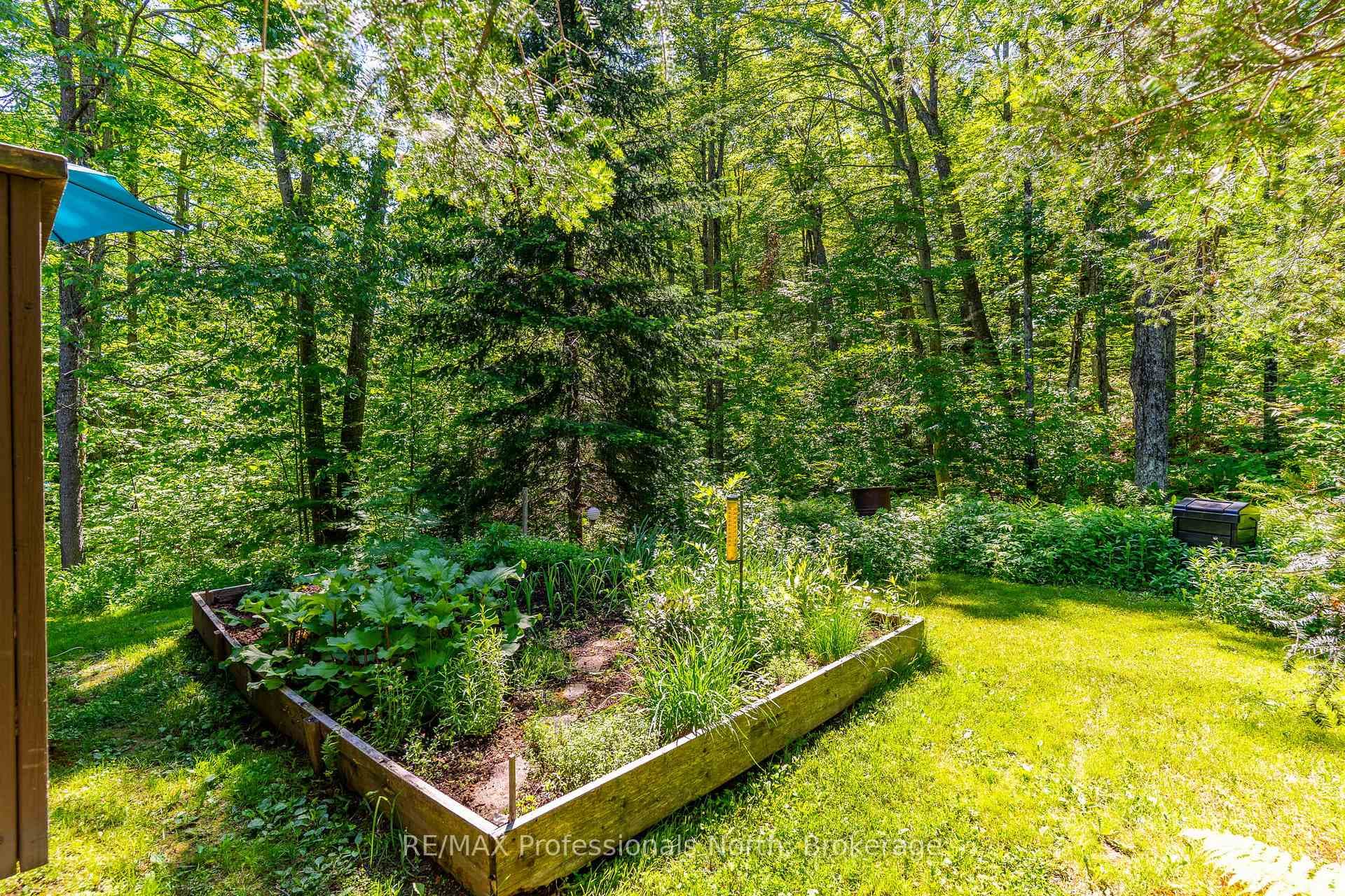 4792 Harburn Road photo 32