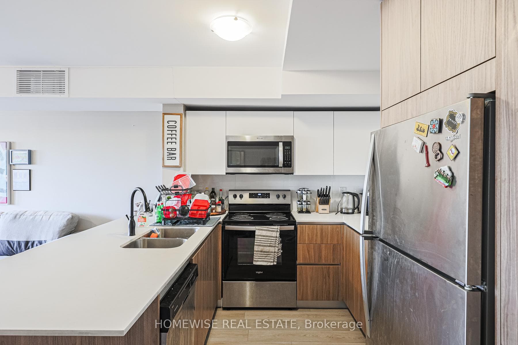 293 Viewmount Avenue Unit 201 photo 10