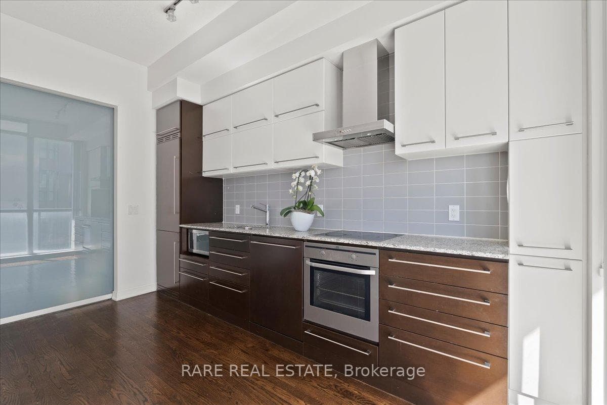 770 Bay Street Unit 2308 photo 11