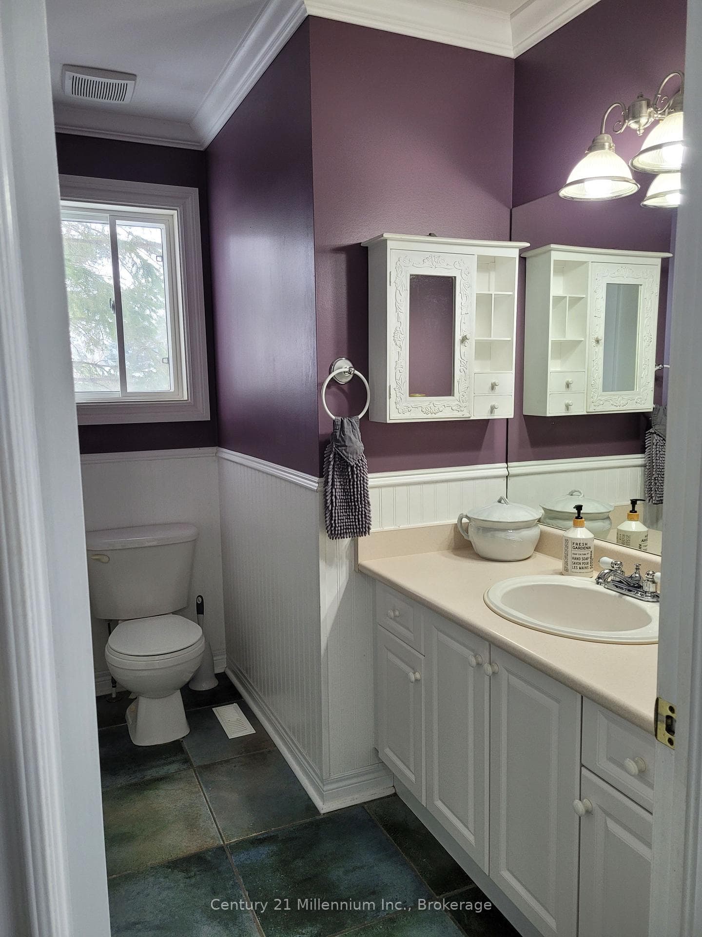 Main bathroom