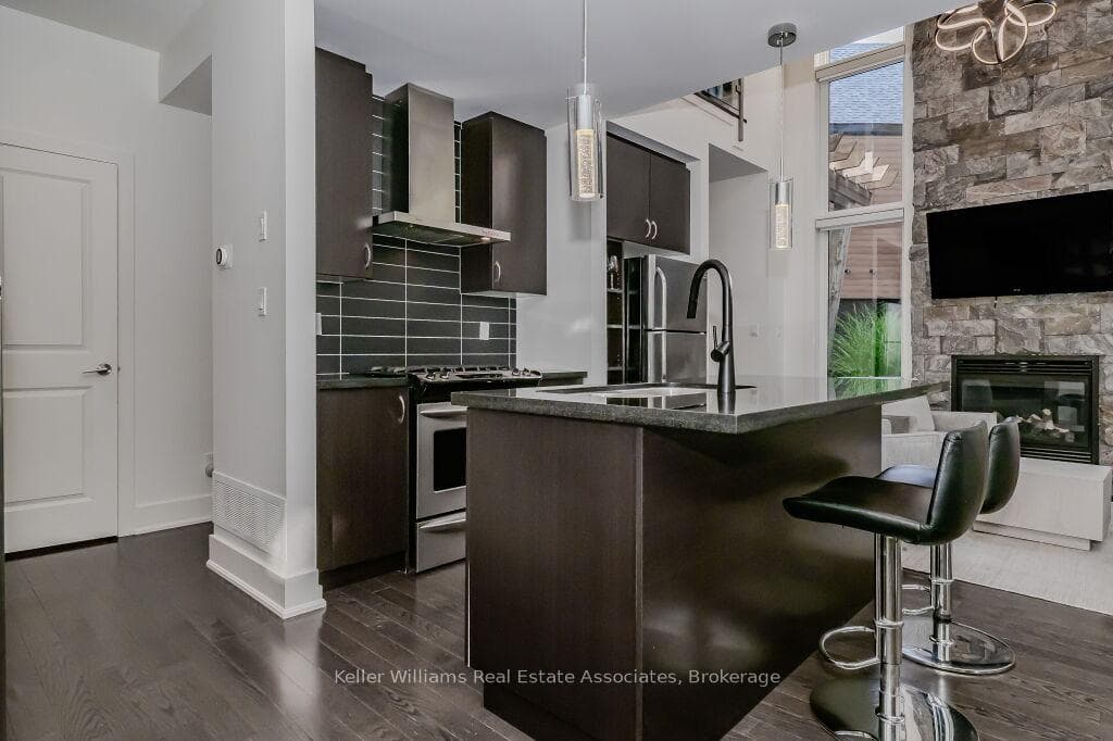 Kitchen Island Area